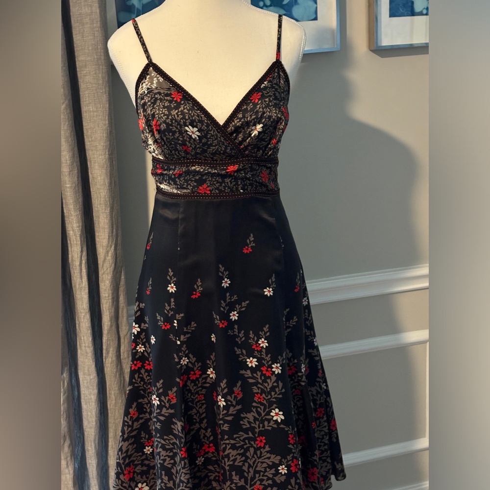 Beautiful Ted Baker silk dress in excellent condition